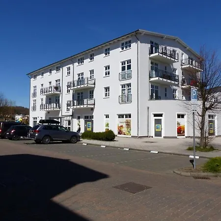 16 Im Haus Huehnergott *