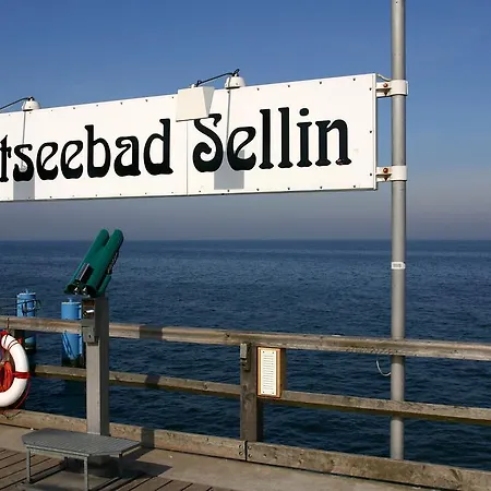 16 Im Haus Huehnergott *